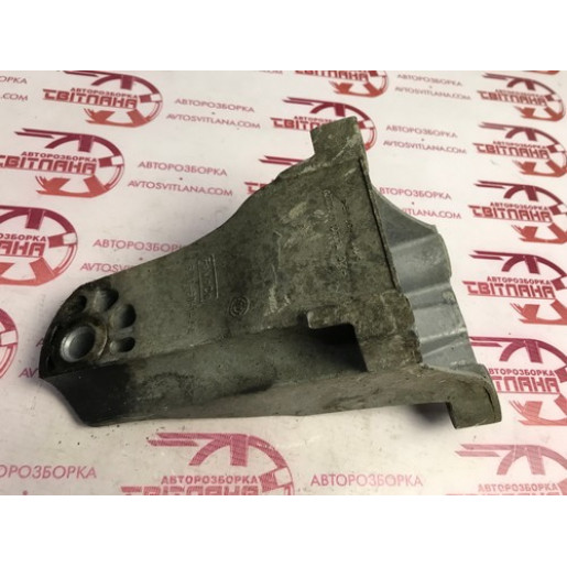 Кронштейн двигуна Ford Transit 2.4 TDCi 2006-2014 1371114